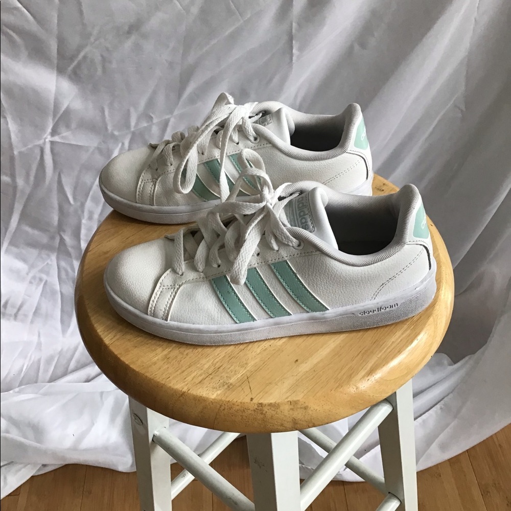 Baby blue adidas Cloudfoam size 6